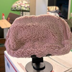 Sherpa like belt bag NWT